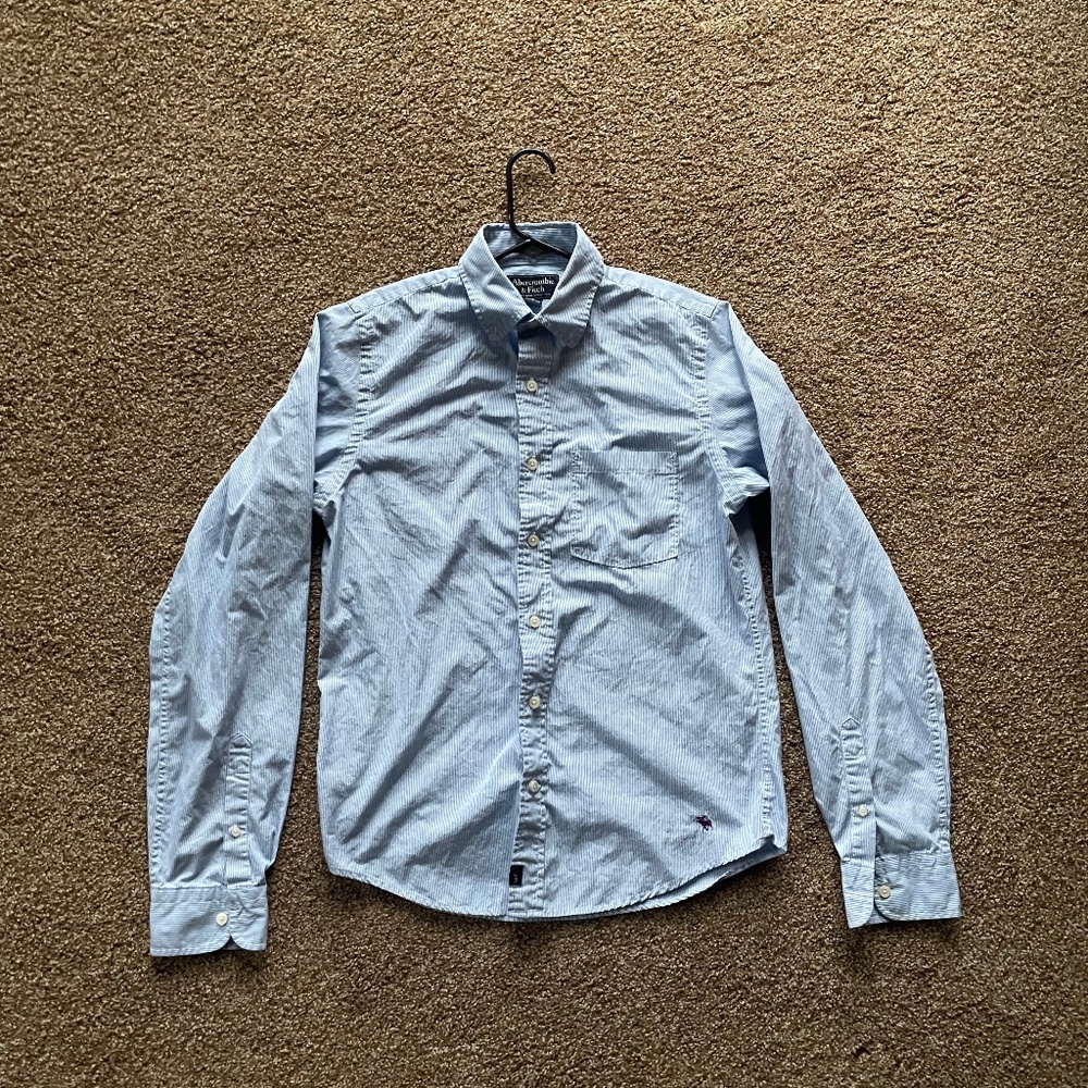 Abercrombie & Fitch Pin Stripe Button down shirt - Mens Size M